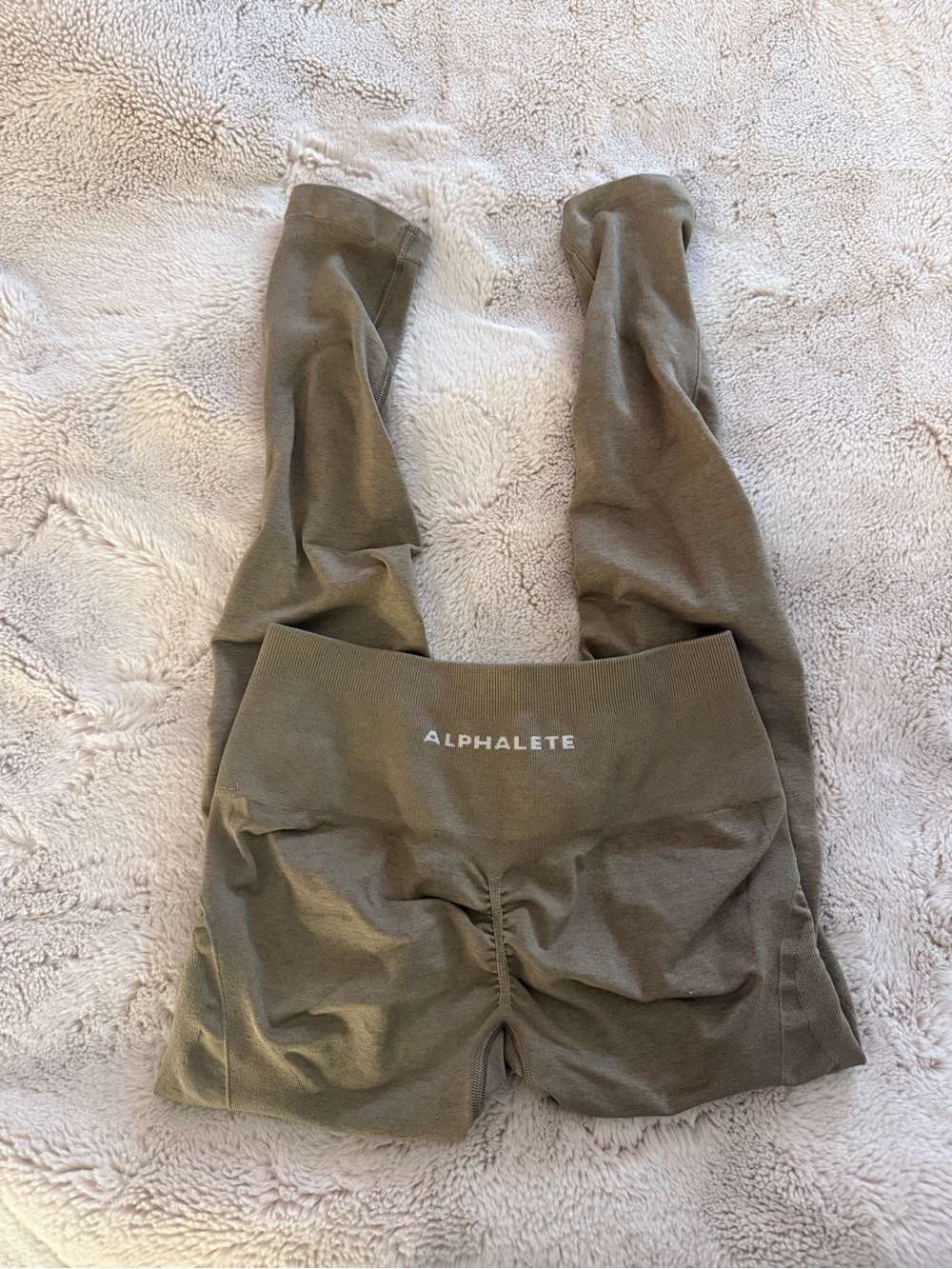 Alphalete Women's Olive Green Butt Scrunch Leggings